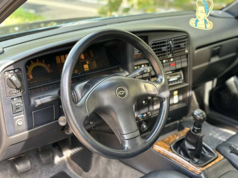CHEVROLET - OMEGA - 1992/1993 - Azul - R$ 129.900,00