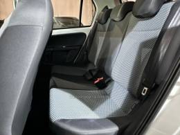VOLKSWAGEN - UP - 2015/2016 - Branca - R$ 52.900,00