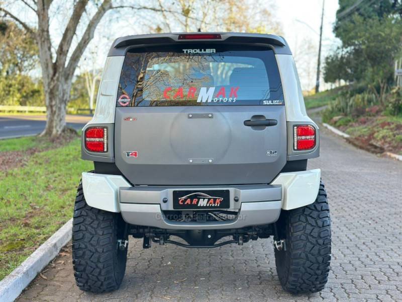 TROLLER - T4 - 2017/2018 - Branca - R$ 225.900,00