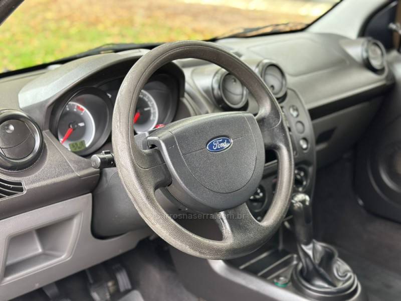 FORD - FIESTA - 2011/2011 - Prata - R$ 35.900,00