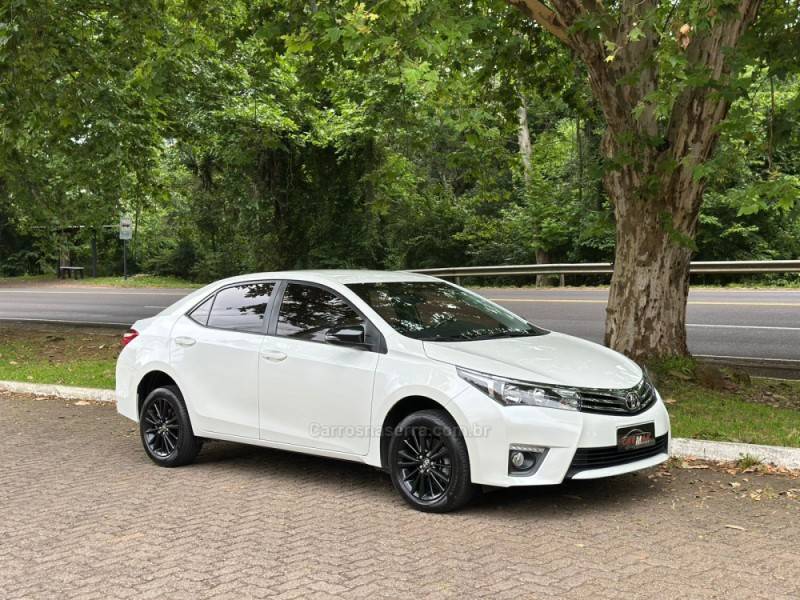 TOYOTA - COROLLA - 2017/2017 - Branca - R$ 95.900,00