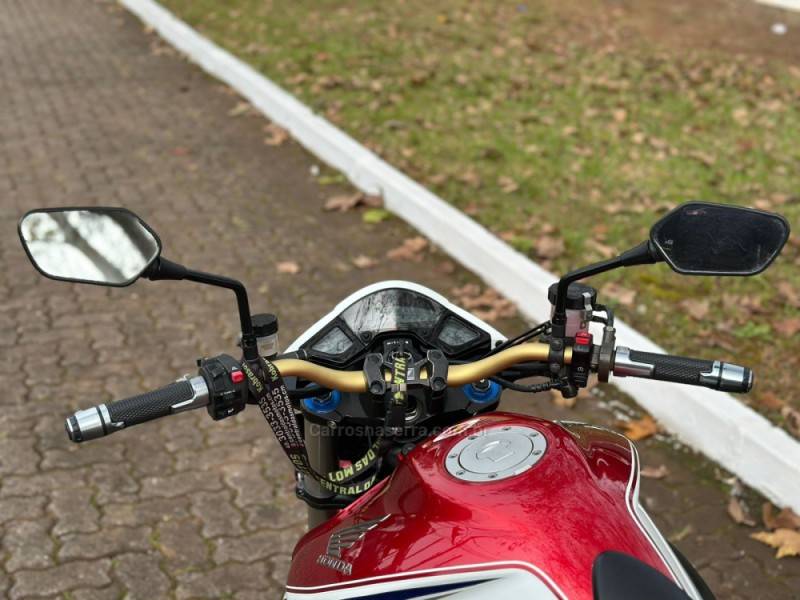 HONDA - CB 1000R - 2015/2015 - Vermelha - R$ 54.900,00