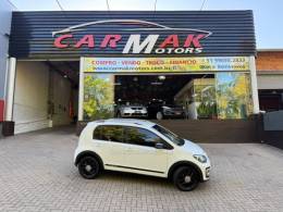 VOLKSWAGEN - UP - 2015/2016 - Branca - R$ 58.900,00