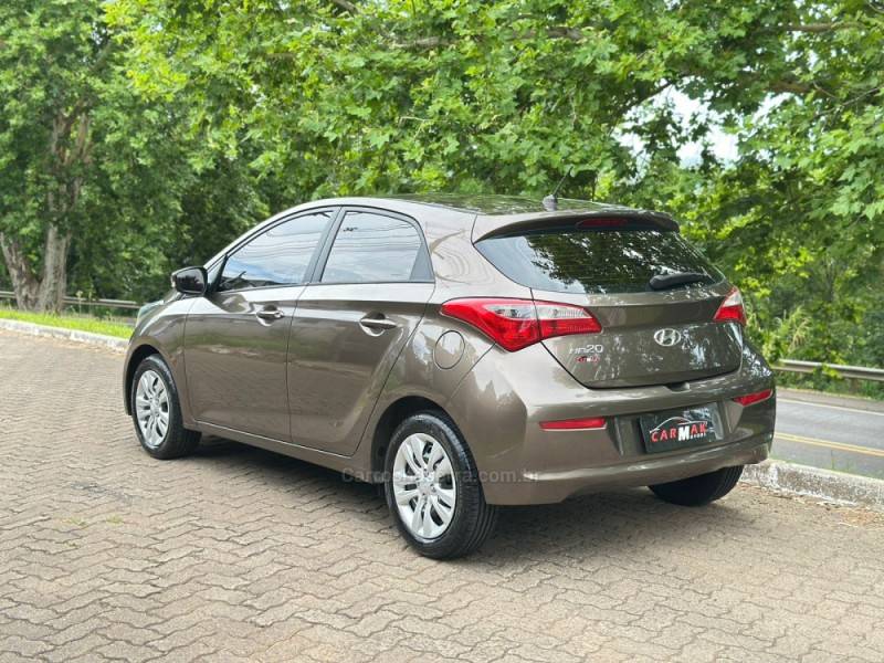 HYUNDAI - HB20 - 2015/2016 - Marrom - R$ 49.900,00