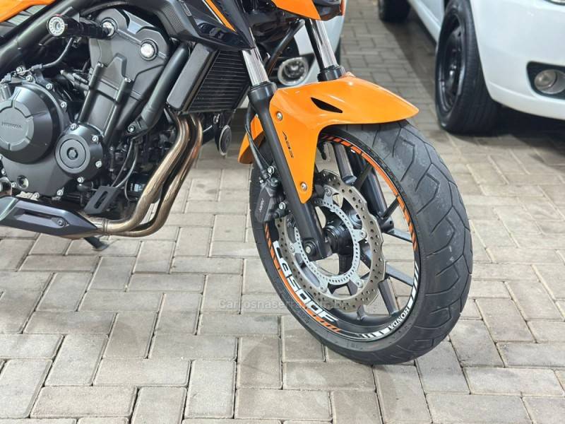 HONDA - CB 500F - 2019/2019 - Laranja - R$ 33.900.000,00