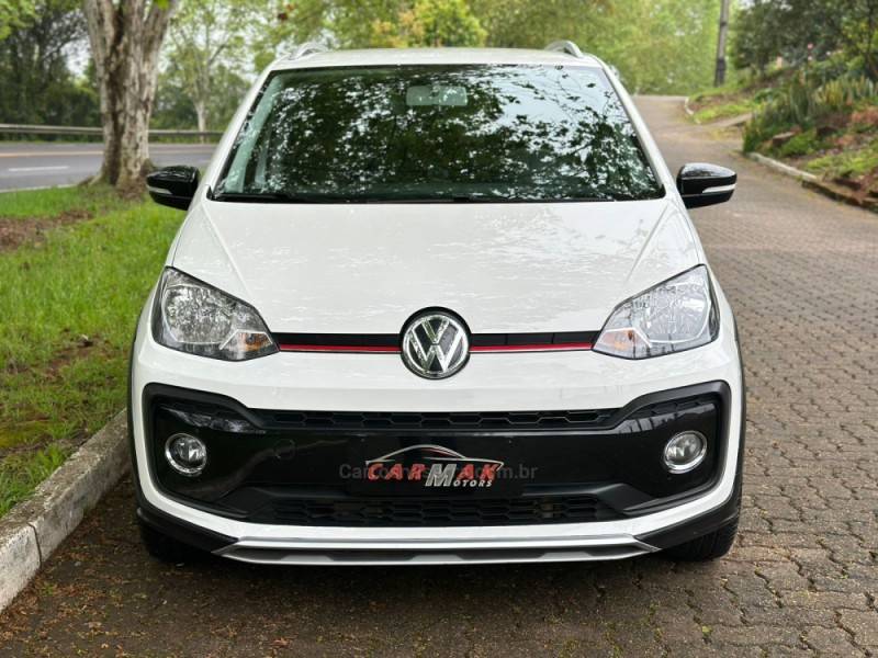 VOLKSWAGEN - UP - 2020/2020 - Branca - R$ 68.900,00