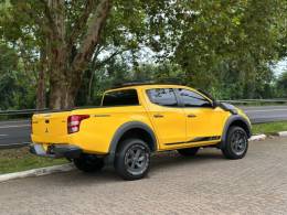 MITSUBISHI - L200 TRITON - 2021/2022 - Amarela - R$ 199.900,00