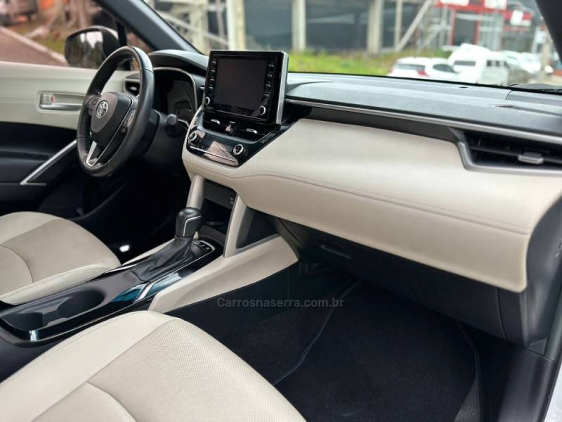 TOYOTA - COROLLA - 2021/2022 - Branca - R$ 146.900,00
