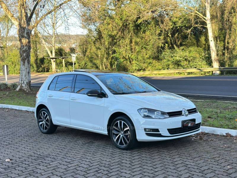 VOLKSWAGEN - GOLF - 2015/2015 - Branca - R$ 87.900,00