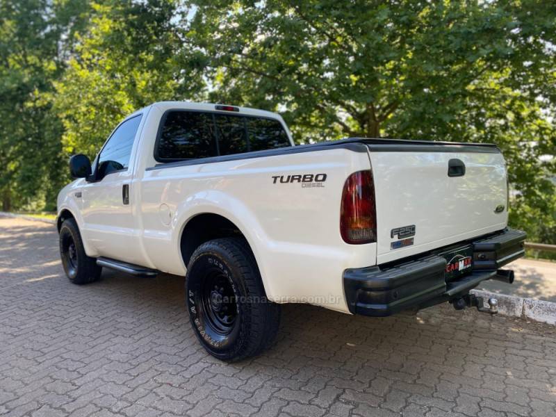 FORD - F-250 - 2001/2001 - Branca - R$ 139.900,00