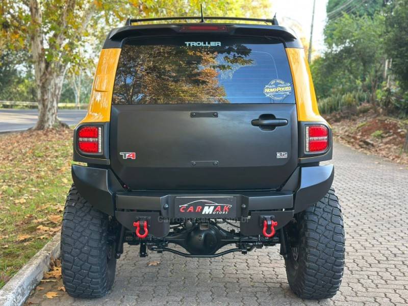 TROLLER - T4 - 2015/2016 - Amarela - R$ 229.900,00