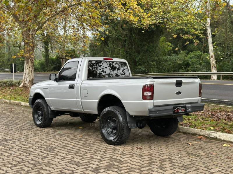 FORD - RANGER - 2005/2005 - Prata - R$ 65.900,00