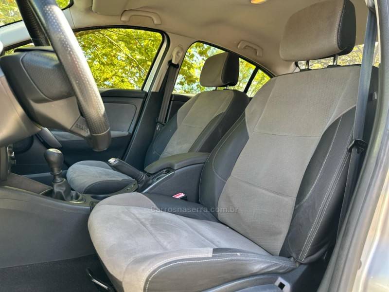 RENAULT - FLUENCE - 2014/2015 - Prata - R$ 41.900,00