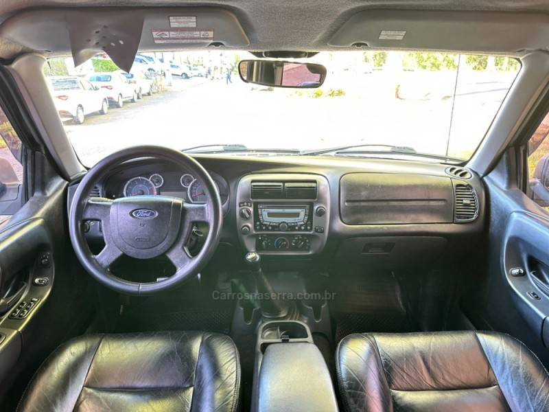 FORD - RANGER - 2010/2011 - Prata - R$ 68.900,00