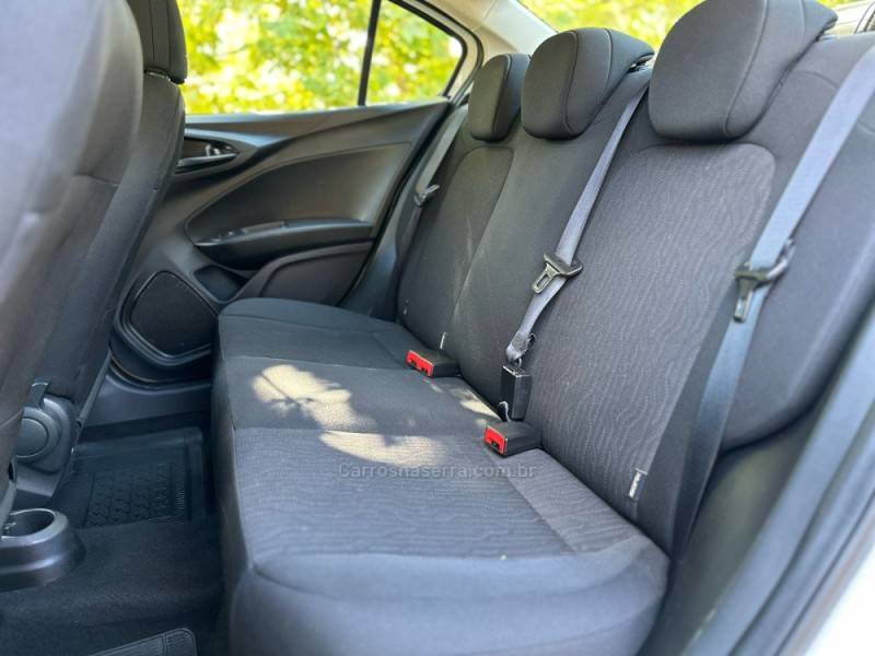 FIAT - CRONOS - 2022/2023 - Branca - R$ 87.900,00