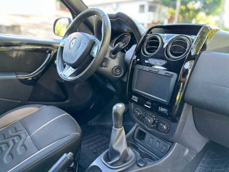 RENAULT - DUSTER - 2015/2016 - Prata - R$ 67.900,00