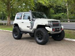 TROLLER - T4 - 2017/2018 - Branca - R$ 205.900,00