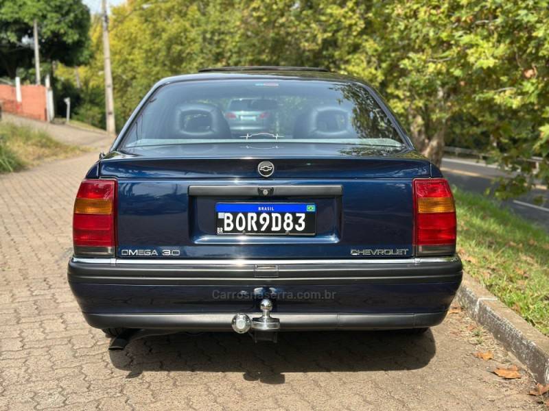 CHEVROLET - OMEGA - 1992/1993 - Azul - R$ 129.900,00