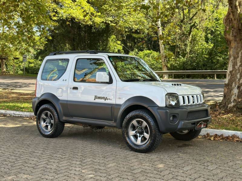 SUZUKI - JIMNY - 2015/2016 - Branca - R$ 78.900,00