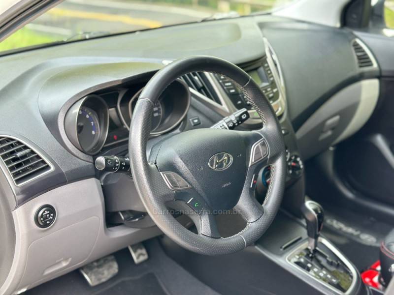 HYUNDAI - HB20X - 2014/2015 - Branca - R$ 62.900,00