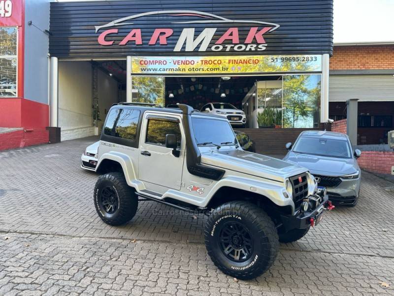 TROLLER - T4 - 2011/2011 - Prata - R$ 129.900,00
