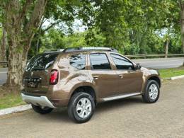 RENAULT - DUSTER - 2015/2016 - Marrom - R$ 66.900,00