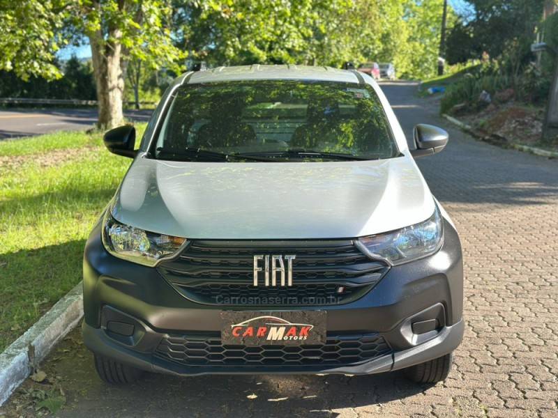 FIAT - STRADA - 2023/2024 - Prata - R$ 83.900,00