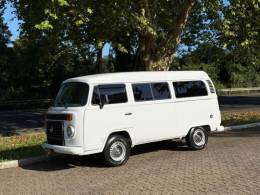 VOLKSWAGEN - KOMBI - 2013/2014 - Branca - R$ 68.900,00