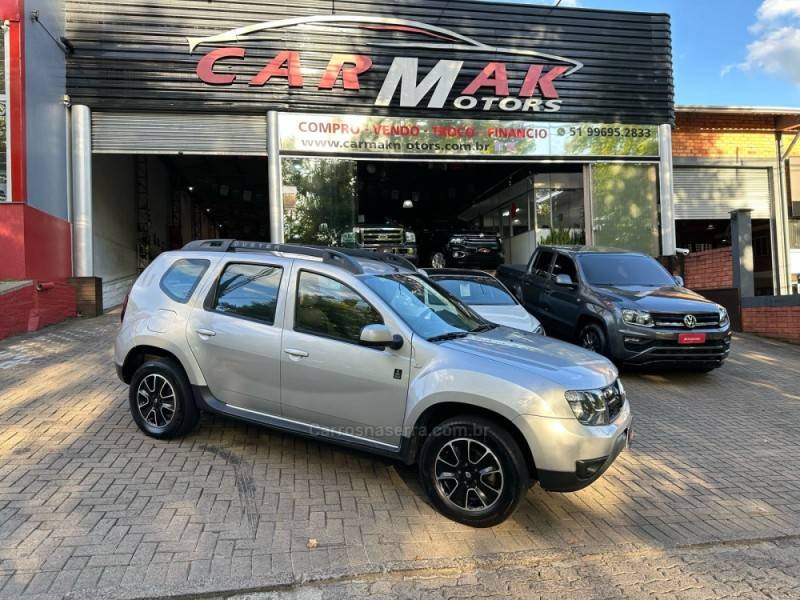 RENAULT - DUSTER - 2015/2016 - Prata - R$ 67.900,00