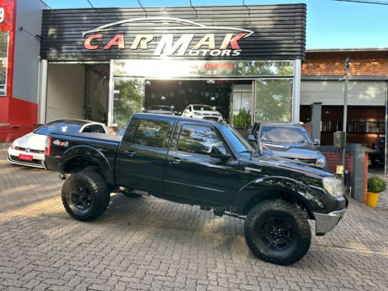 FORD - RANGER - 2010/2011 - Preta - R$ 96.900,00