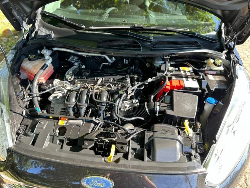 FORD - FIESTA - 2016/2017 - Preta - R$ 59.900,00