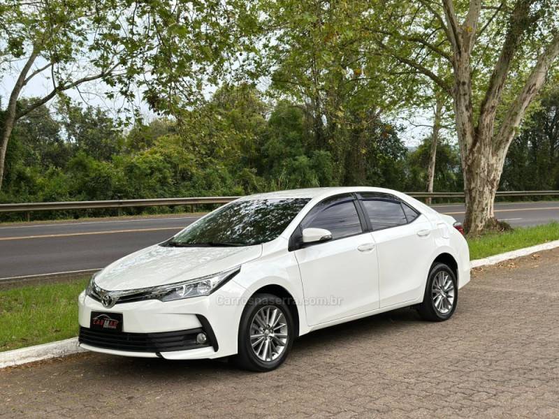 TOYOTA - COROLLA - 2019/2019 - Branca - R$ 95.900,00