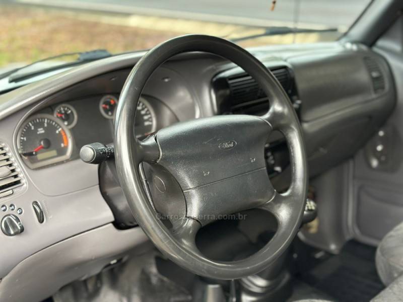 FORD - RANGER - 2005/2005 - Prata - R$ 65.900,00