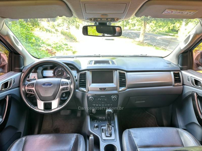 FORD - RANGER - 2016/2017 - Branca - R$ 142.900,00