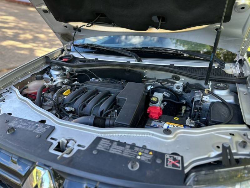 RENAULT - DUSTER - 2015/2016 - Prata - R$ 67.900,00