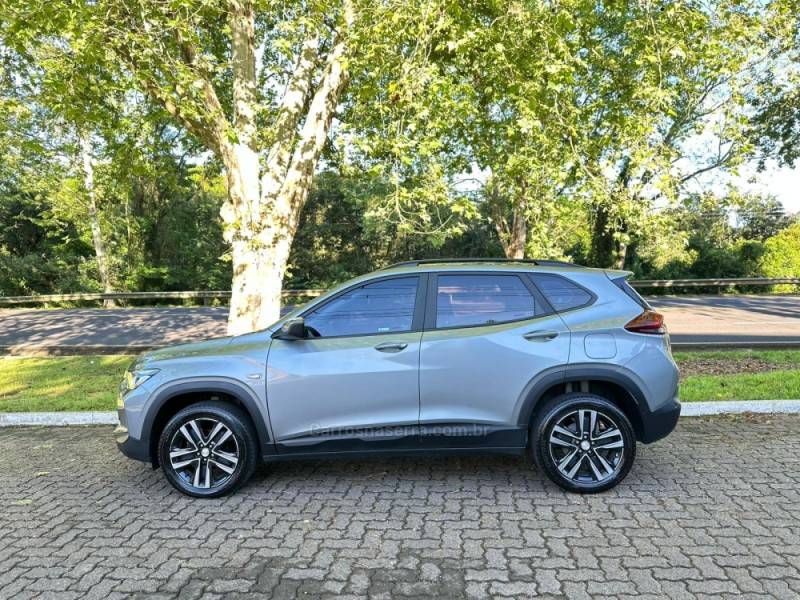 CHEVROLET - TRACKER - 2023/2024 - Prata - R$ 104.900,00