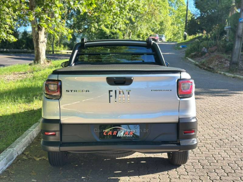 FIAT - STRADA - 2023/2024 - Prata - R$ 83.900,00