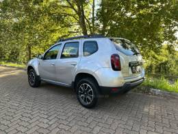 RENAULT - DUSTER - 2015/2016 - Prata - R$ 67.900,00