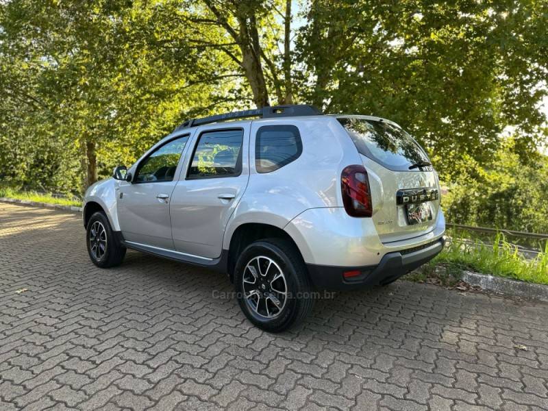 RENAULT - DUSTER - 2015/2016 - Prata - R$ 67.900,00