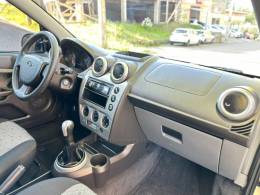 FORD - FIESTA - 2012/2013 - Branca - R$ 36.900,00