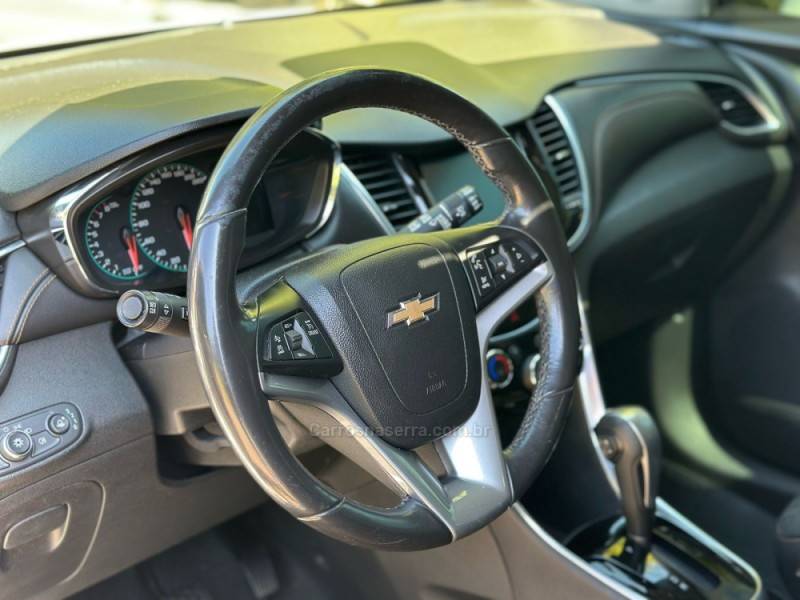 CHEVROLET - TRACKER - 2018/2019 - Branca - R$ 95.900,00