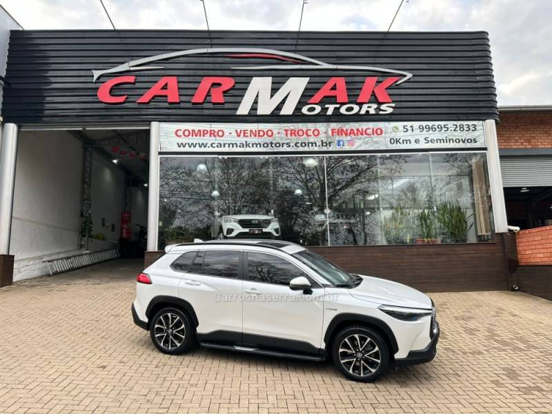TOYOTA - COROLLA - 2021/2022 - Branca - R$ 146.900,00
