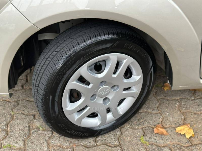 FORD - FIESTA - 2011/2011 - Prata - R$ 35.900,00