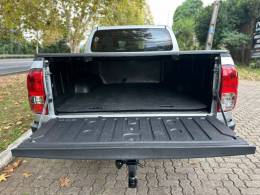 TOYOTA - HILUX - 2017/2017 - Prata - R$ 175.900,00