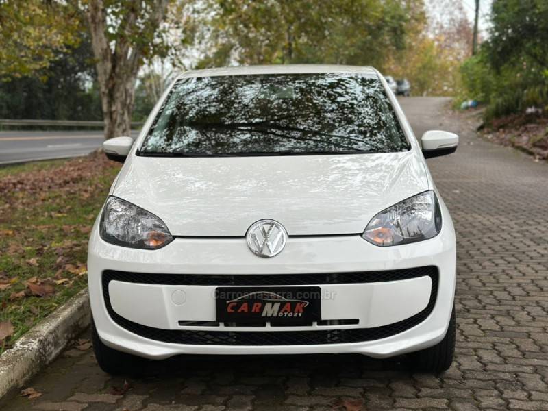 VOLKSWAGEN - UP - 2015/2016 - Branca - R$ 52.900,00