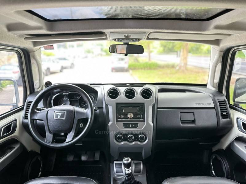 TROLLER - T4 - 2017/2018 - Branca - R$ 205.900,00