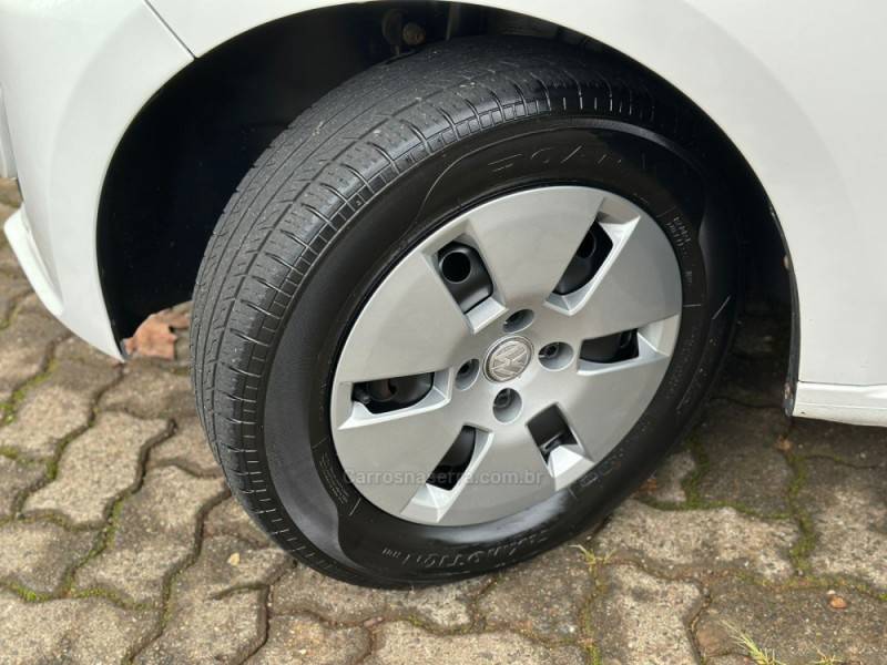 VOLKSWAGEN - UP - 2015/2016 - Branca - R$ 52.900,00