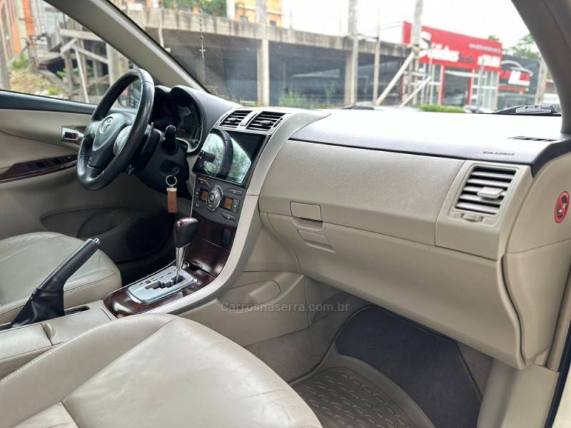 TOYOTA - COROLLA - 2012/2013 - Branca - R$ 75.900,00