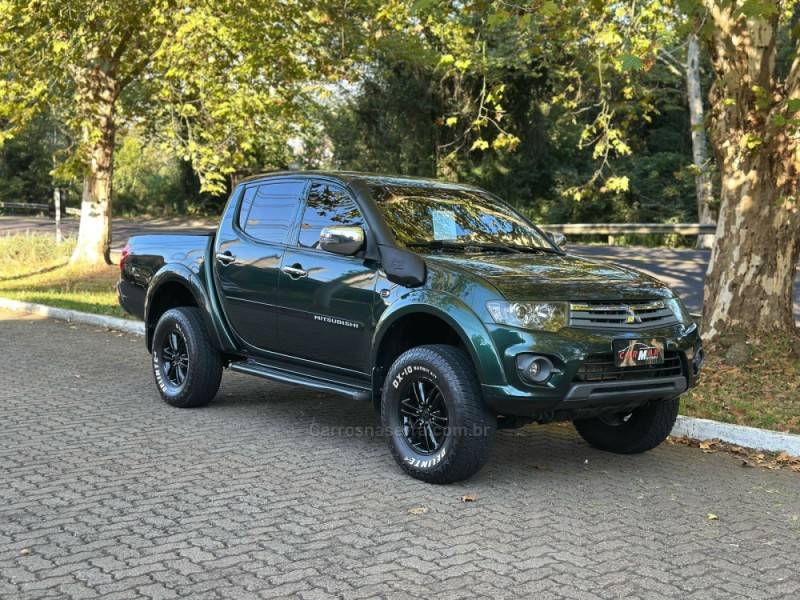 MITSUBISHI - L200 TRITON - 2014/2015 - Verde - R$ 129.900,00