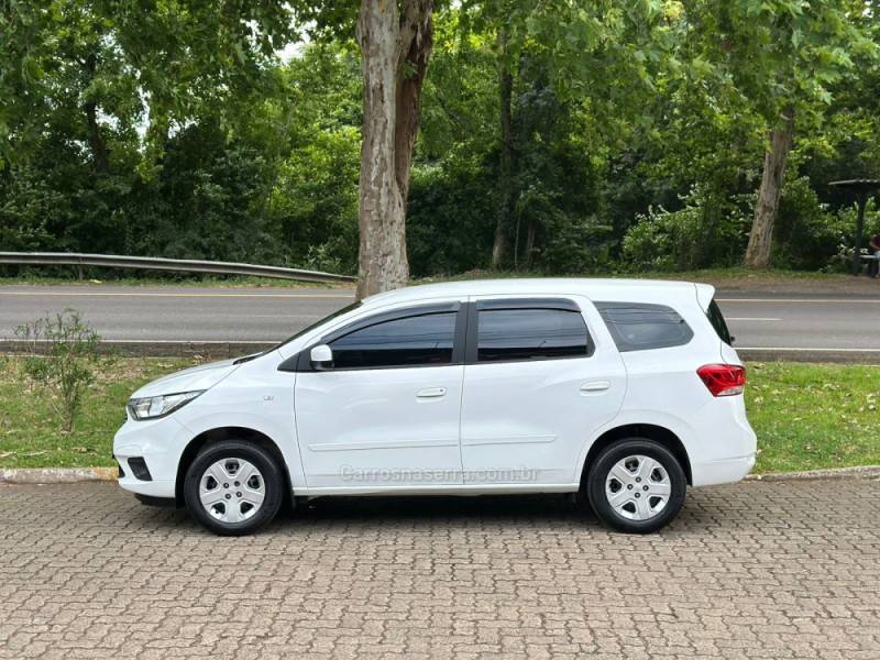 CHEVROLET - SPIN - 2023/2024 - Branca - R$ 84.900,00